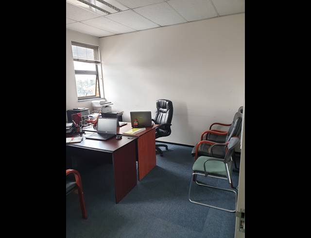 1,030M² WAREHOUSE FOR SALE IN TUNNEY